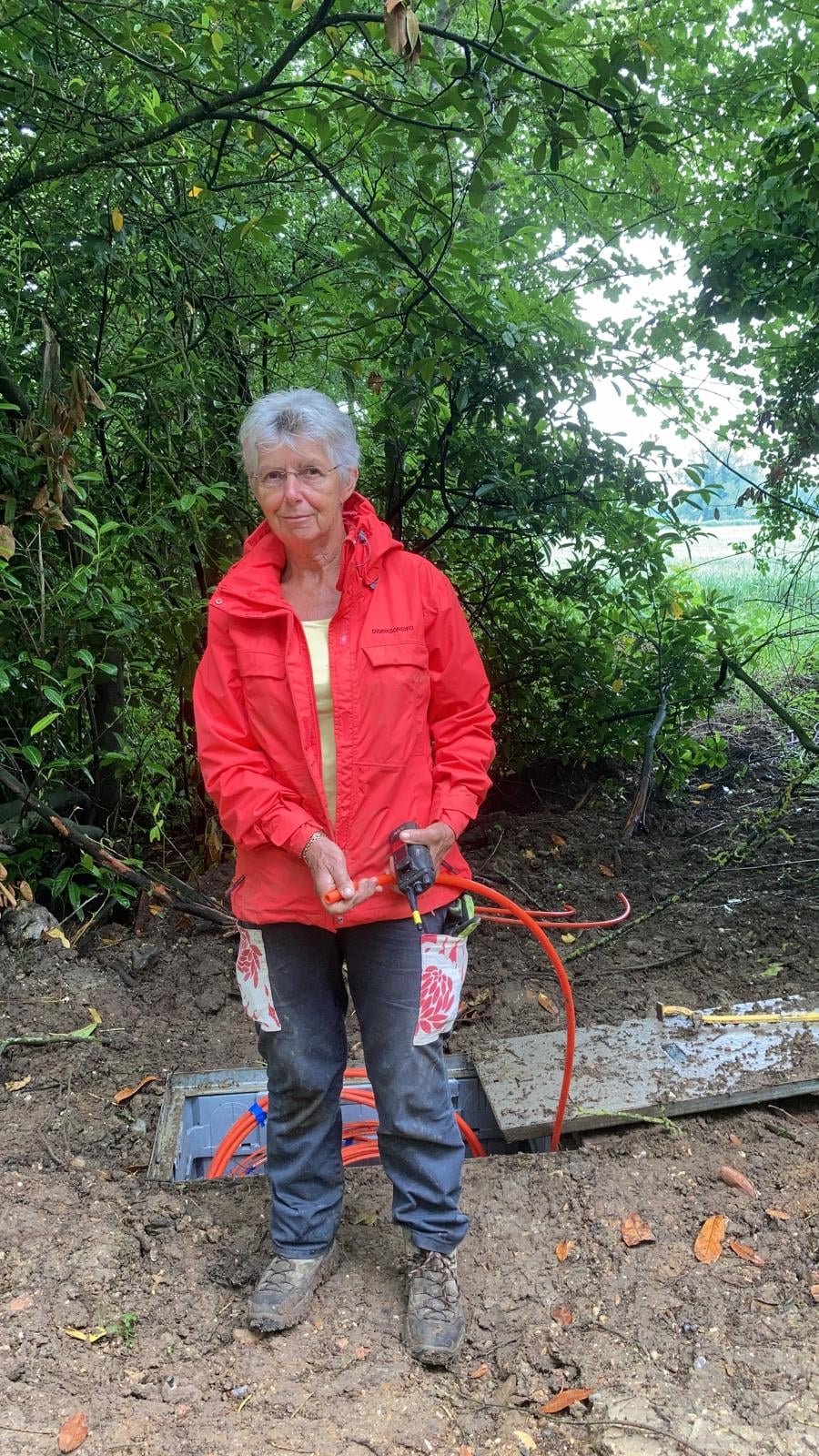 Gissing waiting for fibre